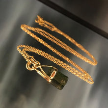 Lade das Bild in den Galerie-Viewer, Cahana - RAW TOURMALINE GOLD-PLATED NECKLACE
