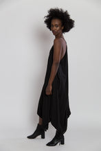 Lade das Bild in den Galerie-Viewer, Tanja Christiani - Zero Waste Dress