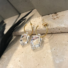 Lade das Bild in den Galerie-Viewer, ACBY - 3D CUBE earrings with open hoops
