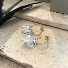 Lade das Bild in den Galerie-Viewer, ACBY - 3D CUBE earrings with open hoops
