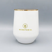 Lade das Bild in den Galerie-Viewer, Ge03 - SCENTED CANDLE - WEST BEACH: Eucalyptus / Bergamot / Cedarwood
