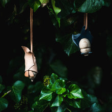 Lade das Bild in den Galerie-Viewer, EPERFA - Horseshoe Bat - Wooden toys
