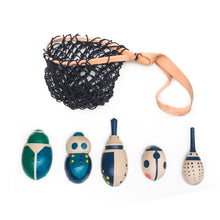 Lade das Bild in den Galerie-Viewer, EPERFA- Rolling beetles set - Wooden toys
