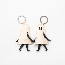 Lade das Bild in den Galerie-Viewer, HERR PONG BERLIN - Little Ghost Leather Keychain
