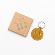 Lade das Bild in den Galerie-Viewer, HERR PONG BERLIN - Full Moon Keychain

