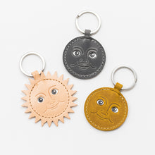 Lade das Bild in den Galerie-Viewer, HERR PONG BERLIN - New Moon Keychain
