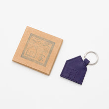 Lade das Bild in den Galerie-Viewer, HERR PONG BERLIN - Das Haus Keychain
