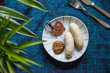 Lade das Bild in den Galerie-Viewer, HERR PONG BERLIN - Mini Leather Pretzel Keychain
