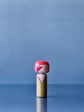 Lade das Bild in den Galerie-Viewer, Kokeshi Doll - ZIGGI
