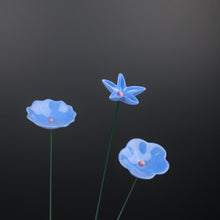 Lade das Bild in den Galerie-Viewer, Ge03 - Wiesenblume bunt groß aus Porzellan
