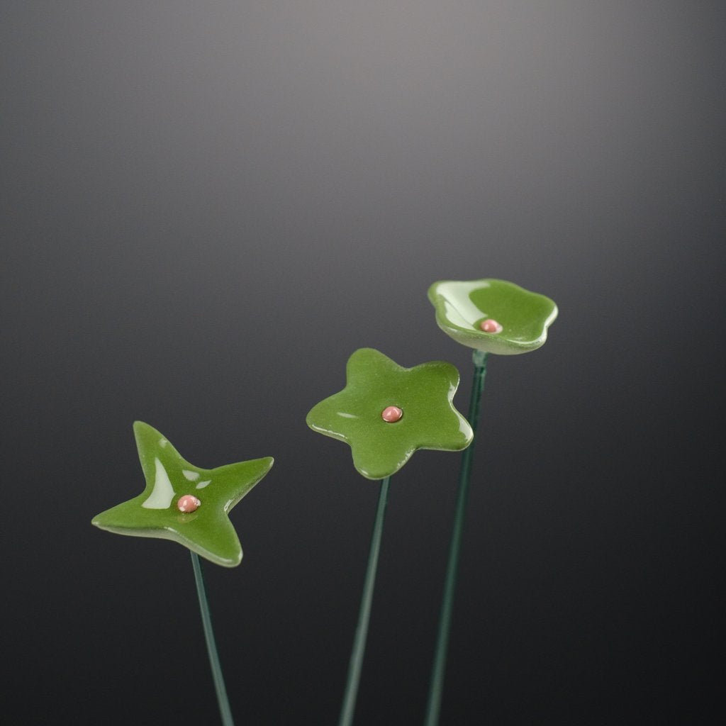 Ge03 - Wiesenblume bunt klein aus Porzellan