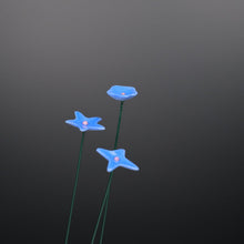 Lade das Bild in den Galerie-Viewer, Ge03 - Wiesenblume bunt klein aus Porzellan
