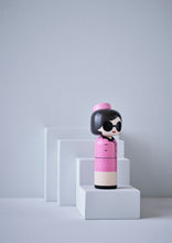 Lade das Bild in den Galerie-Viewer, Kokeshi Doll - JACKIE
